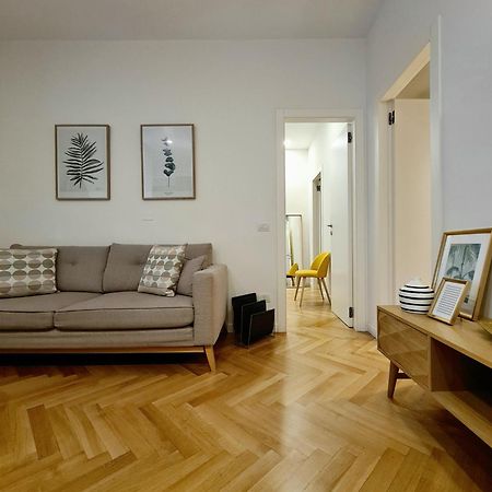 Serendipity Apartments - Duomo Милано Екстериор снимка